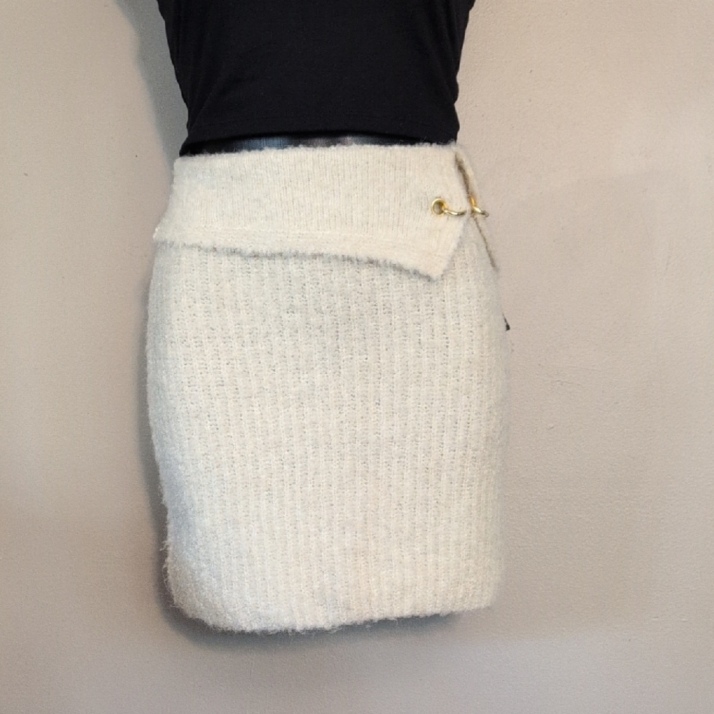 Elegant Off White Knit Skirt | XS, M, & L